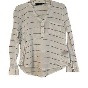Blu Pepper White Henley Long Sleeve Top Size Small